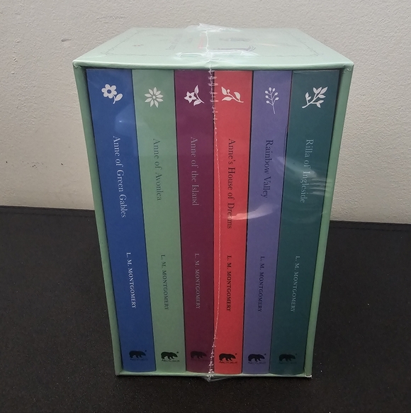 The Anne of Green Gables Collection Boxed Set - Picture 3 of 3